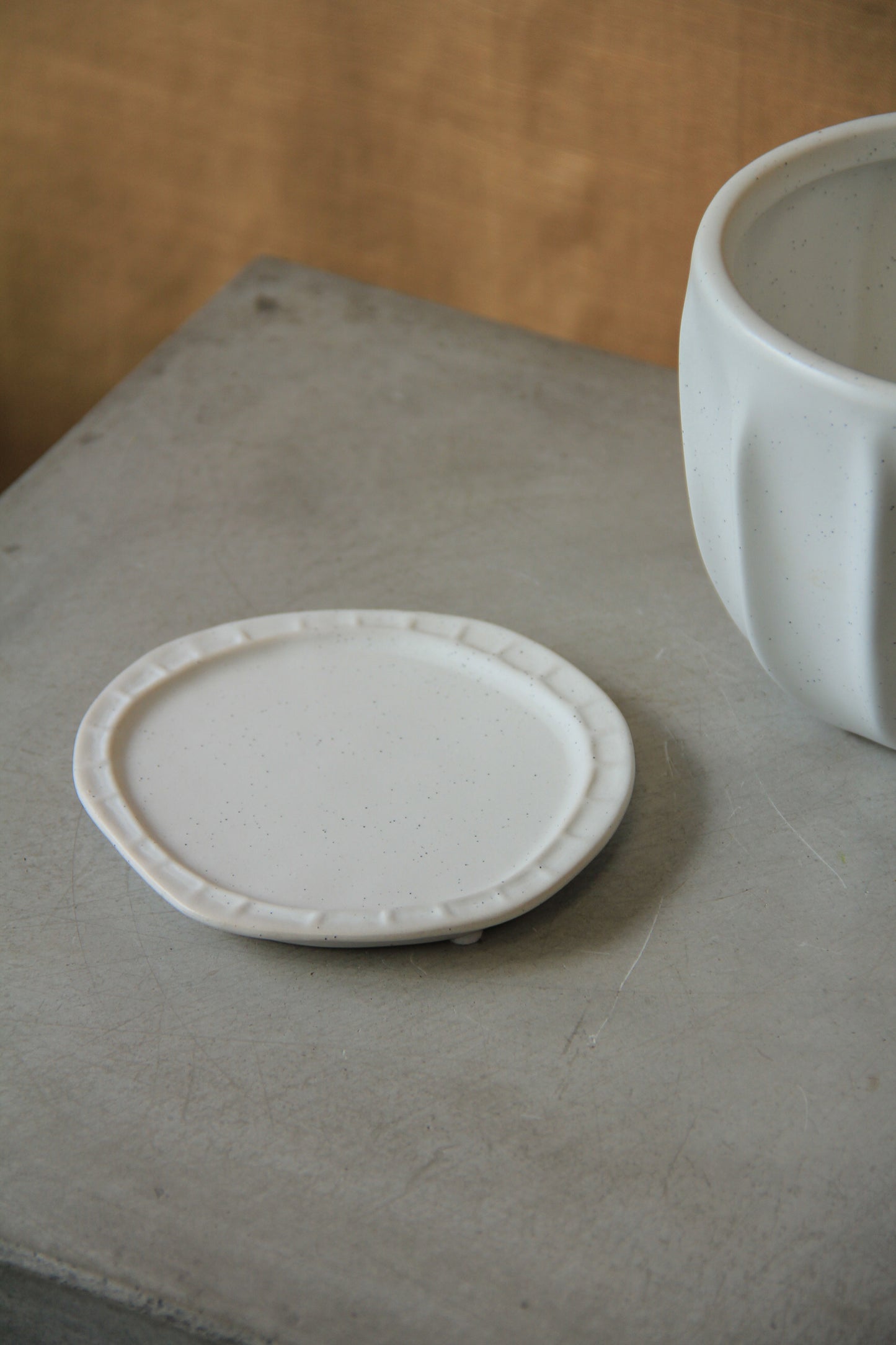 4.75" Draken Pot with drainage + saucer