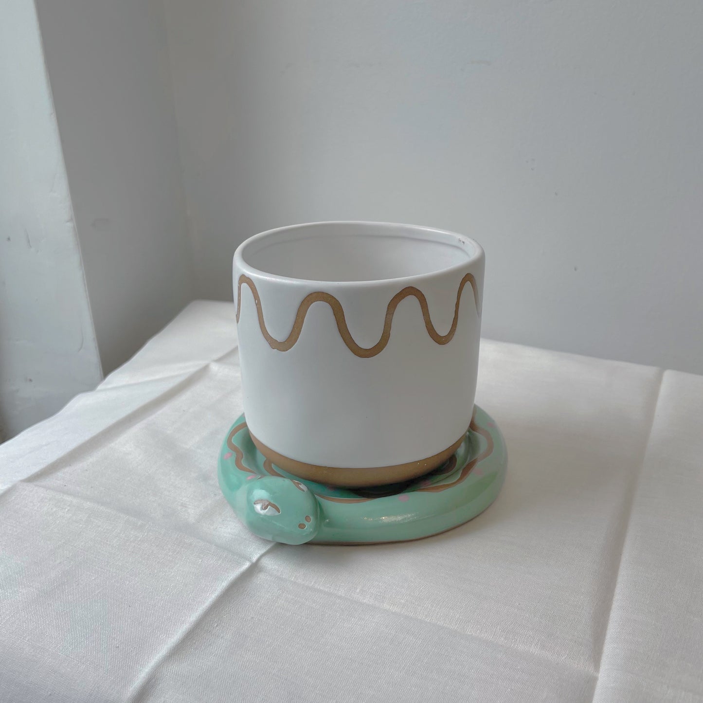 4.5" Charmer Pot with drainage + saucer